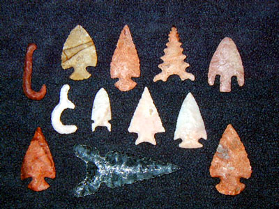Here are some examples of Rip Riley&iacute;s Flintknapping hobby.